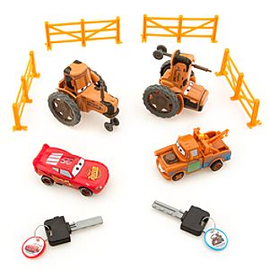 Disney Cars Tip and Race Play Set