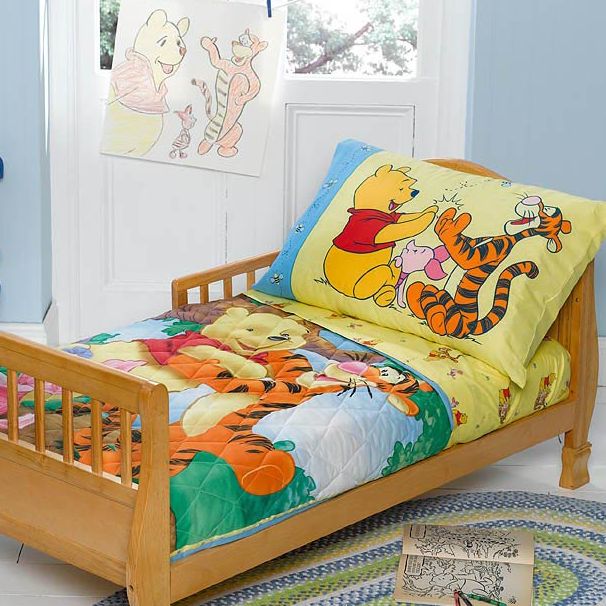 Winnie the Pooh Bedding Set for Toddlers -- 4-Pc.