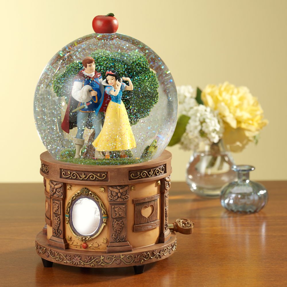 Princess Snow White Snowglobe