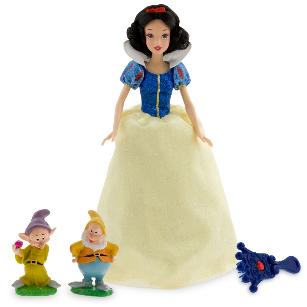 This beautifully detailed Disney Princess and Friends Snow White Doll, with her shimmering costume, includes tiny Dopey and Happy figurines for extra storytime fun.